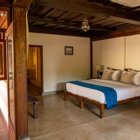 Sawantwadi Palace Boutique Art Hotel Exteriör bild