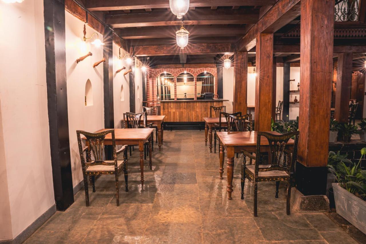 Sawantwadi Palace Boutique Art Hotel Exteriör bild